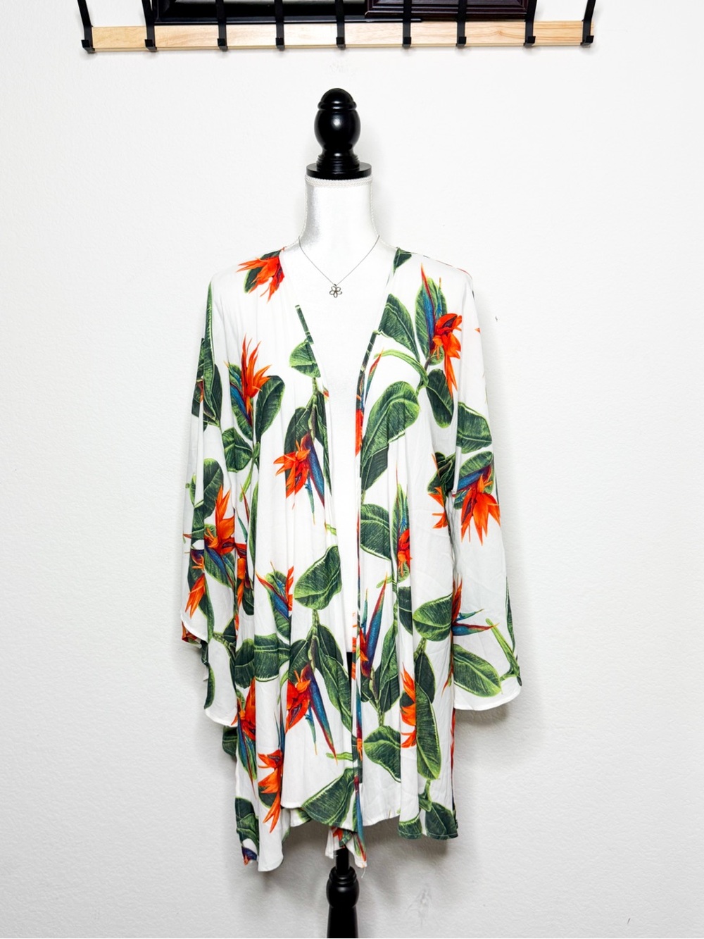 Forever 21 Tropical Floral Kimono Cover Up Size M